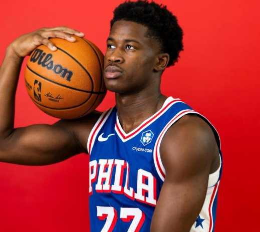 vj-edgecombe-berikan-banyak-poin-di-laga-debutnya